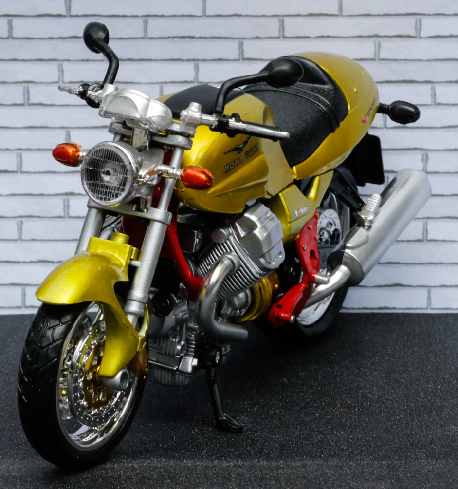 New Ray 1-12 Moto Guzzi V11 Sport